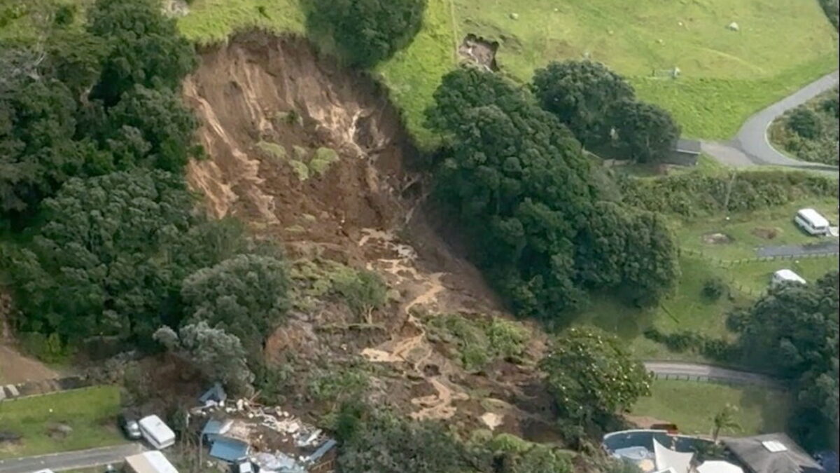 Συναγερμός στη Νέα Ζηλανδία μετά από κατολίσθηση σε κάμπινγκ – Συνεχίζονται οι έρευνες για αγνοουμένους