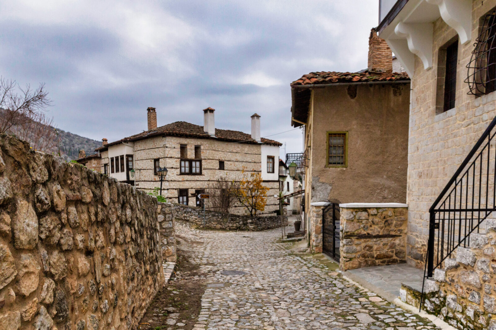 Χειμωνιάτικες ανάσες στην Ελλάδα: 5 προορισμοί για ζεστά φλιτζάνια, αργούς ρυθμούς και καθαρές σκέψεις