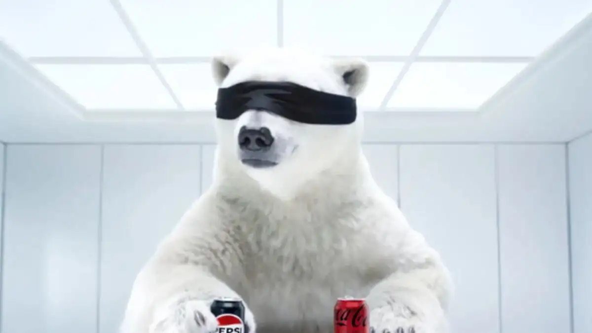 Το viral σποτ του Super Bowl: Η πολική αρκούδα της Coca-Cola… προτιμά την Pepsi και χρειάζεται ψυχοθεραπεία