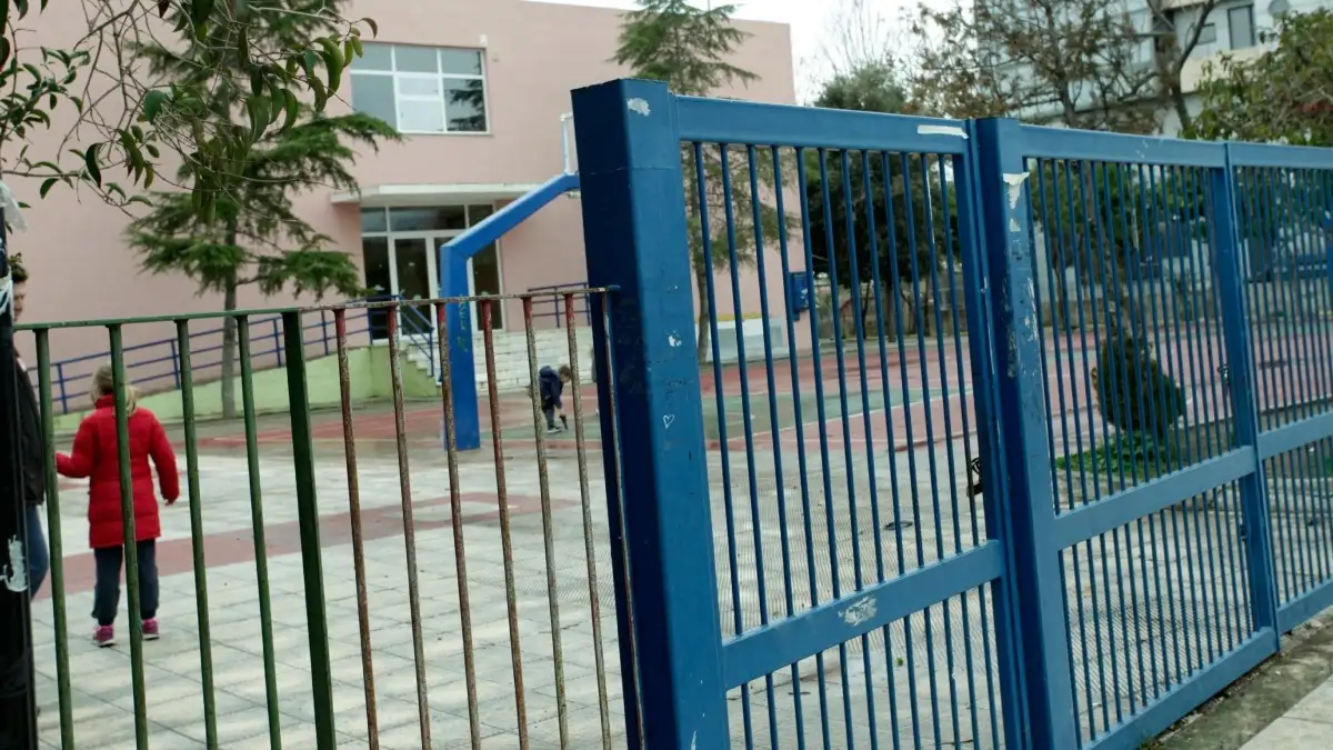 Ζάκυνθος: Φορτωμένο το όπλο που εντοπίστηκε στην κατοχή 14χρονου σε σχολικό χώρο – Στοιχεία για την οικογένειά του