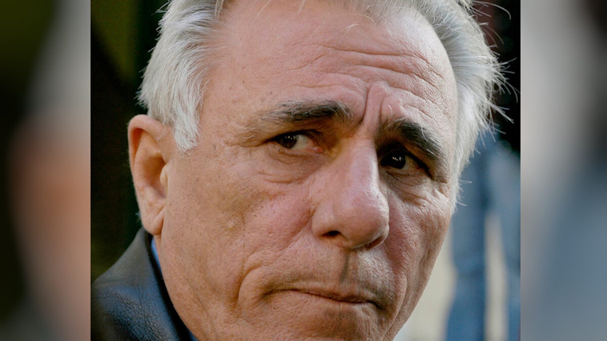 Έφυγε ο Σπύρος Καρατζαφέρης σε ηλικία 88 ετών – Μια ζωή αφιερωμένη στη δημοσιογραφία Έφυγε ο Σπύρος Καρατζαφέρης σε ηλικία 88 ετών – Μια ζωή αφιερωμένη στη δημοσιογραφία