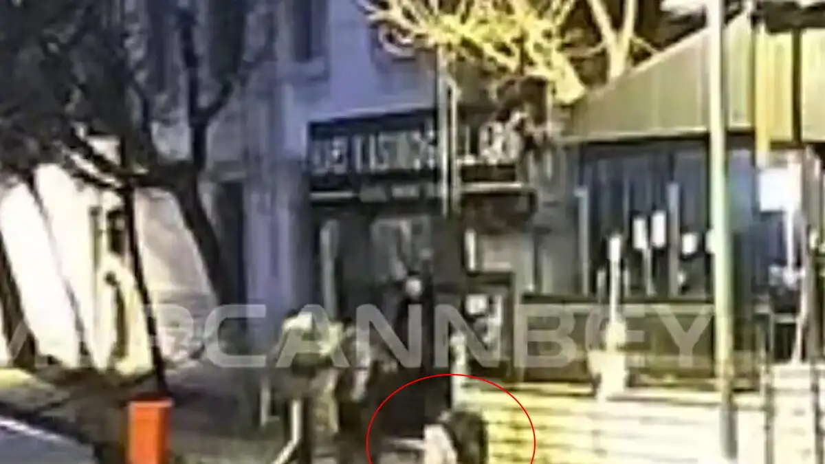 Κωνσταντινούπολη: Θανατηφόρο μαχαίρωμα 17χρονου από 15χρονο έξω από καφετέρια – Τι φέρεται να είπε ο δράστης Κωνσταντινούπολη: Θανατηφόρο μαχαίρωμα 17χρονου από 15χρονο έξω από καφετέρια – Τι φέρεται να είπε ο δράστης