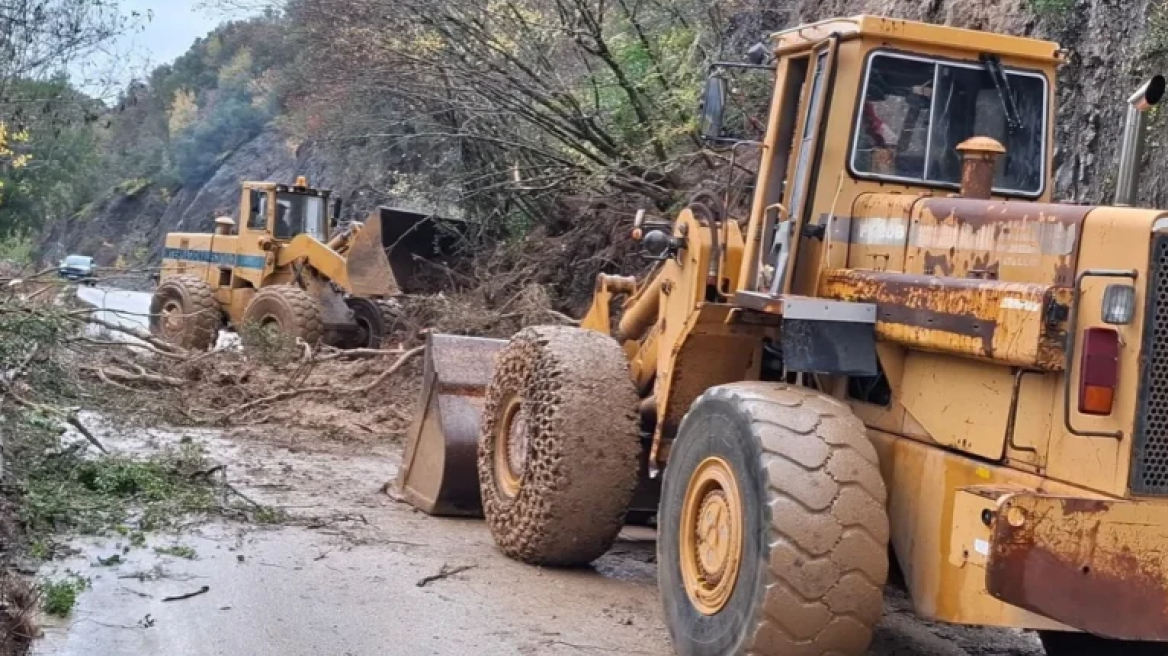 Ήπειρος στο έλεος της κακοκαιρίας: Τζουμέρκα και Ζαγόρι αντιμετωπίζουν προβλήματα από τις έντονες βροχές