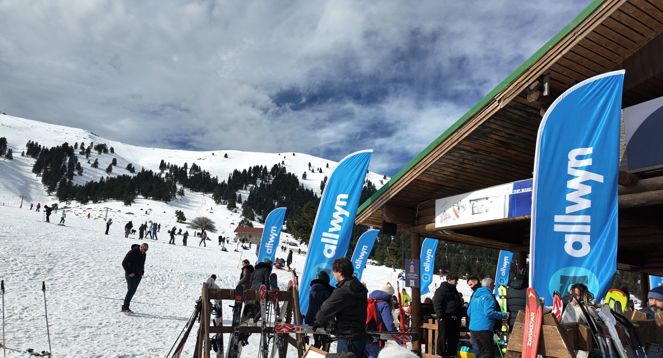 Μια αξέχαστη εμπειρία Après Ski στο Χιονοδρομικό Καλαβρύτων - Ρυθμός, χορός και εκπλήξεις στο απόλυτο winter πάρτι από την Allwyn