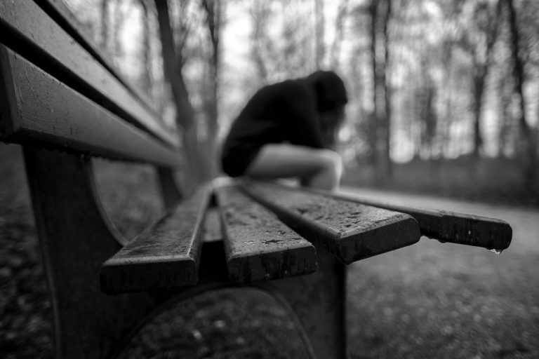 Κατάθλιψη και άγχος: Πώς αυξάνουν τον κίνδυνο εμφράγματος και εγκεφαλικού