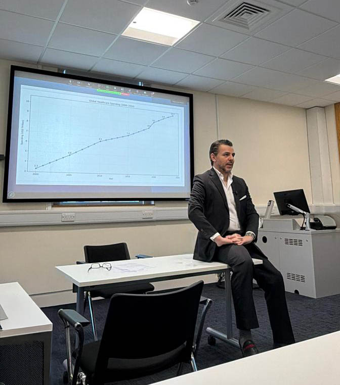 Διάλεξη για το «Μέλλον της Υγείας», έδωσε ο Πρόεδρος του Ομίλου Ιατρικού Αθηνών, Δρ. Βασίλης Γ. Αποστολόπουλος στο Πανεπιστήμιο του Cambridge