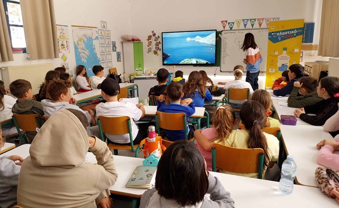 ΔΕΗ: 1.700 μαθητές σε 6 νησιά συμμετείχαν στο εκπαιδευτικό πρόγραμμα "Το Πλαστικό μου κι Εγώ" ΔΕΗ: 1.700 μαθητές σε 6 νησιά συμμετείχαν στο εκπαιδευτικό πρόγραμμα "Το Πλαστικό μου κι Εγώ"