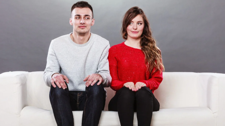 Γιατί πολλοί άνδρες δεν «διαβάζουν» τα προφανή σημάδια φλερτ