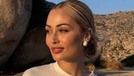 Ελένη Βουλγαράκη: «Η συγκατοίκηση δεν σκοτώνει τον έρωτα – τον δοκιμάζει και τον δυναμώνει»