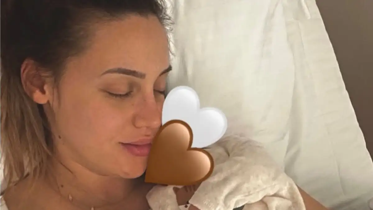 Άννα Κορακάκη: Γέννησε και μας συστήνει τη νεογέννητη κόρη της