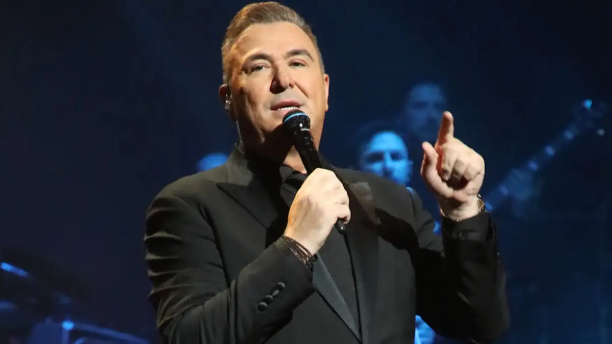 Ο Αντώνης Ρέμος μάγεψε το London Palladium σε μια sold out συναυλία