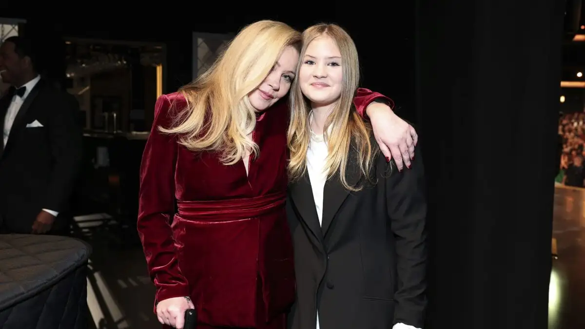 Κριστίνα Άπλγκεϊτ για τη σκλήρυνση κατά πλάκας: «Ο μόνος λόγος που σηκώνομαι από το κρεβάτι είναι η κόρη μου»