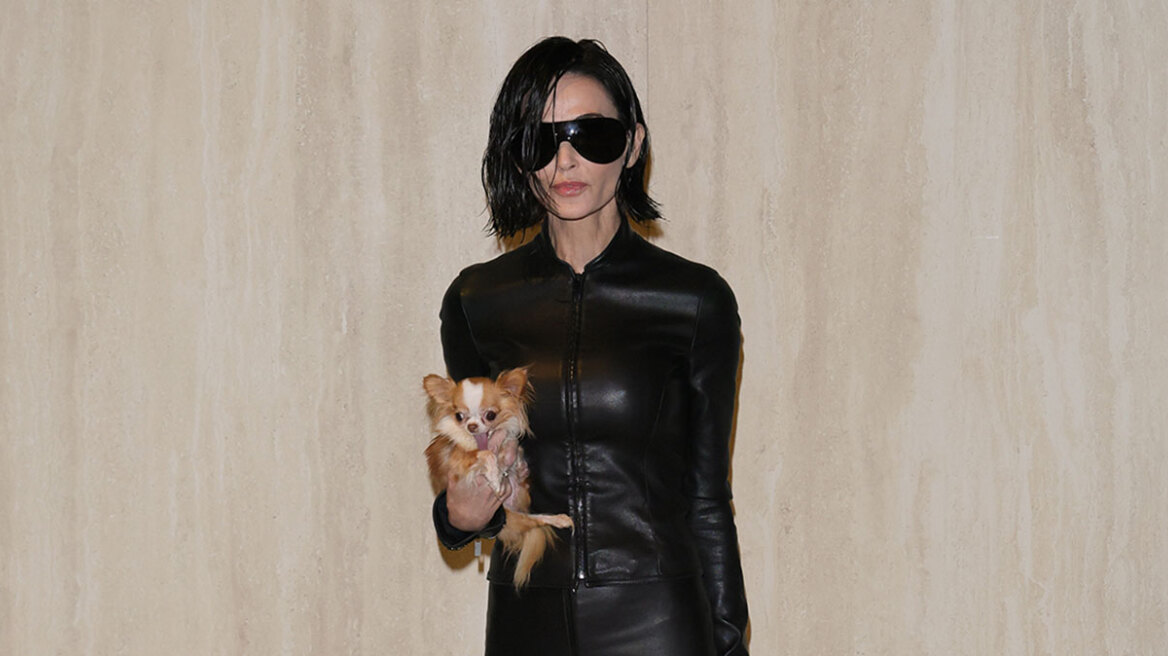 Η Ντέμι Μουρ εντυπωσιάζει στην Εβδομάδα Μόδας του Μιλάνου με κοντά μαλλιά και δερμάτινο σύνολο