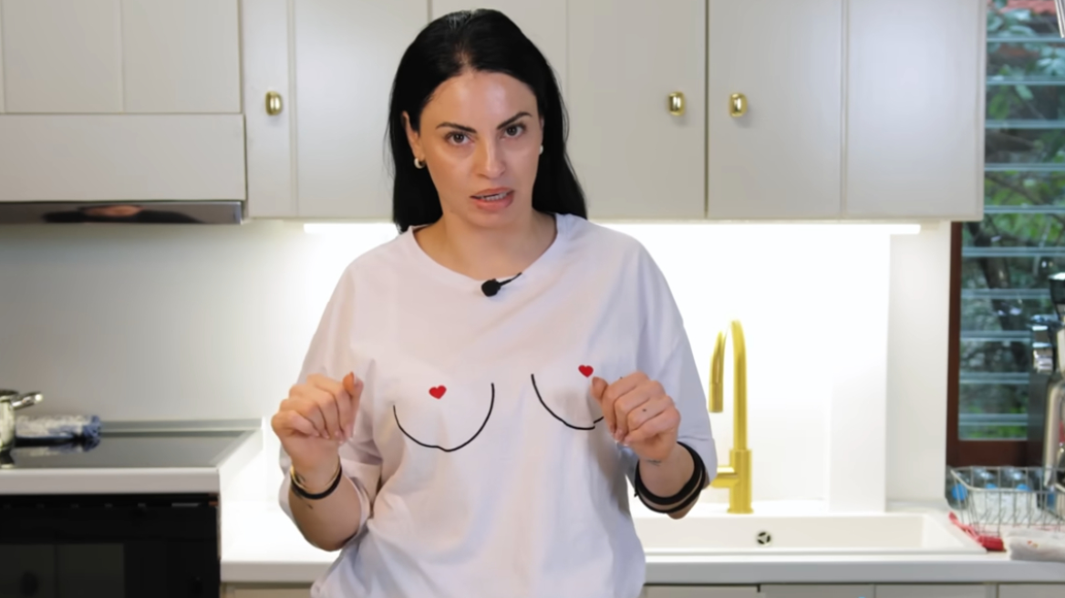 "Ξανά ερωτευμένη η Δήμητρα Αλεξανδράκη: 'Εκεί που αποφάσισα να μείνω μόνη μου, μου κάνει πλάκα ο Θεός'" "Ξανά ερωτευμένη η Δήμητρα Αλεξανδράκη: 'Εκεί που αποφάσισα να μείνω μόνη μου, μου κάνει πλάκα ο Θεός'"