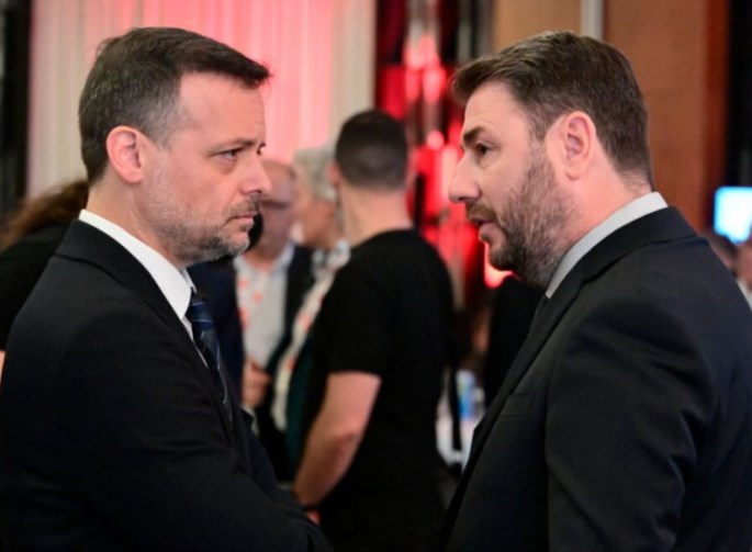 ΠΑΣΟΚ: «Έπαθαν ΣΥΡΙΖΑ», προσωπικές ατζέντες και διαγραφές – του Σωτήρη Μπολάκη