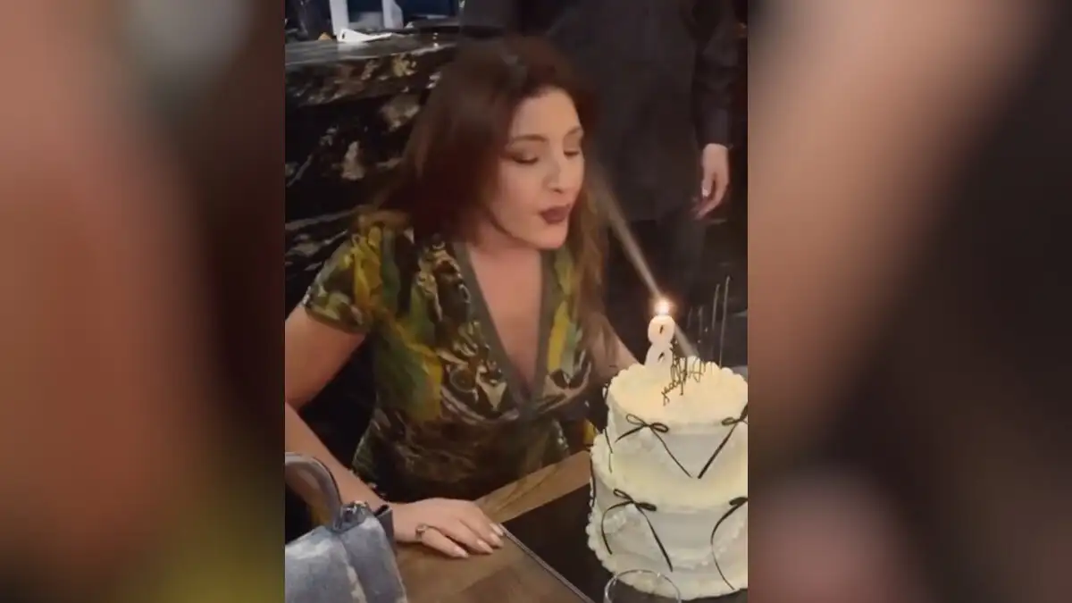 Η Έλενα Παπαρίζου έγινε 44 και έσβησε κεράκι με το 8 στην τούρτα της – Το μήνυμα που έστειλε στους fans της