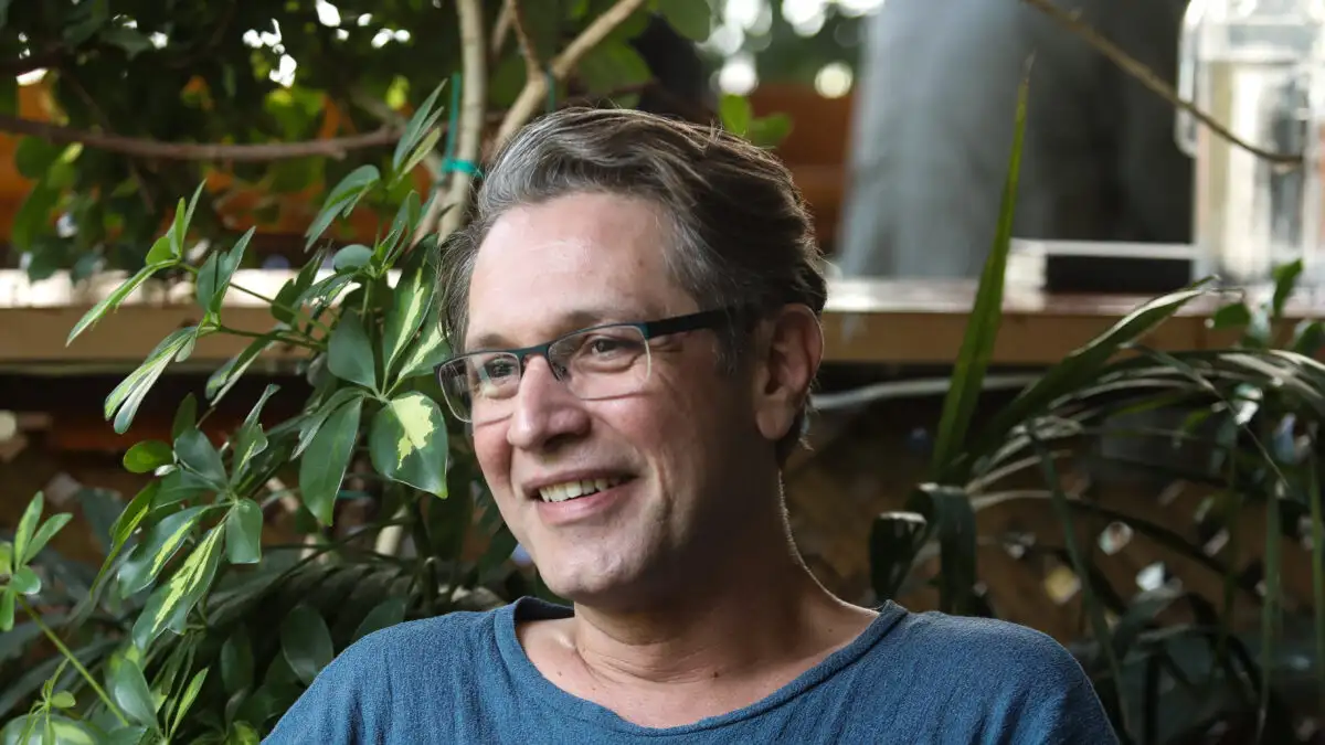 Χειλάκης: Απίστευτο περιστατικό στην παράσταση «Cancel» – Η αστυνομία διέκοψε την παράσταση