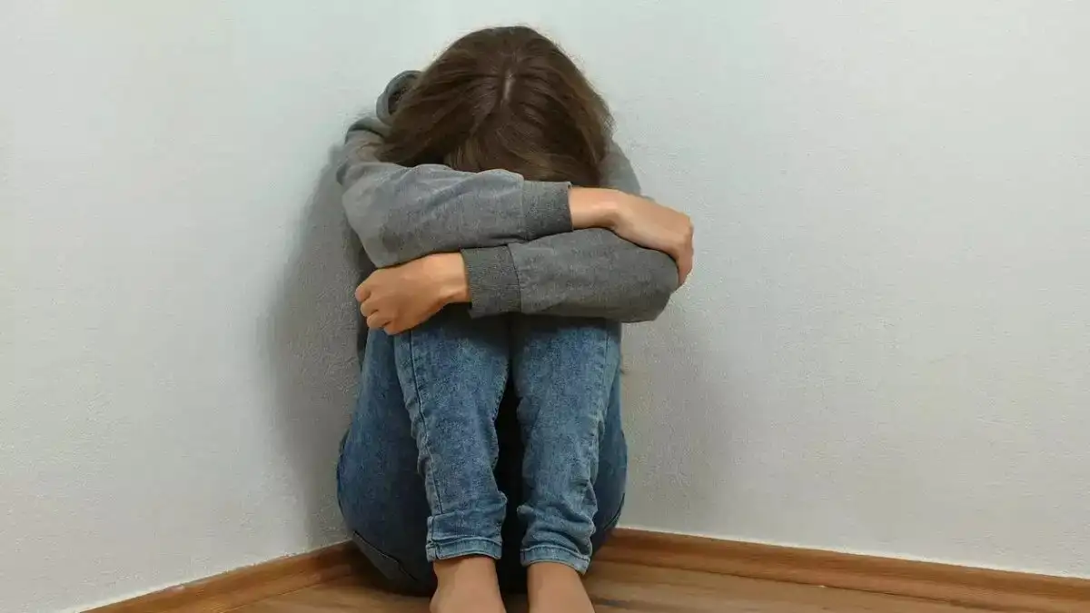 Χίος: Αστυνομικός εκτός υπηρεσίας έσωσε 19χρονη από τον σύντροφό της – Με ιστορικό ενδοοικογενειακής βίας ο 33χρονος