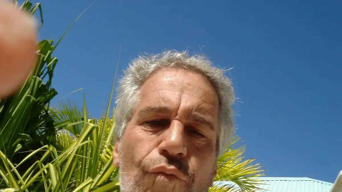 "Ο Τζέφρι Επστάιν Είχε Βάλει στο Μάτι τον Σκορπιό – Όλη η Αλληλογραφία για Να Αγοράσει το Νησί του Ωνάση"