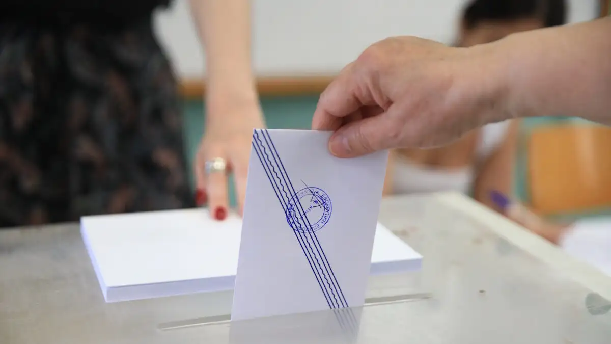 Metron Analysis: Προβάδισμα για Νέα Δημοκρατία – Πώς διαμορφώνεται η πολιτική σκηνή με Καρυστιανού, Τσίπρα και Σαμαρά