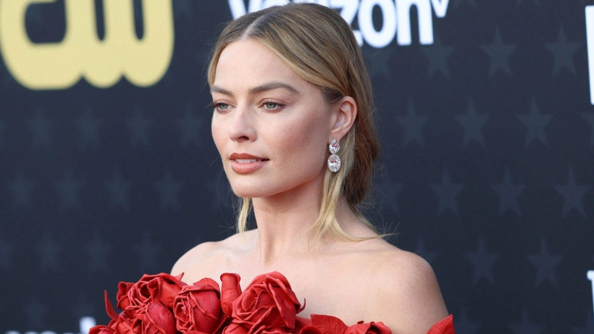 Μάργκοτ Ρόμπι: Το αμφιλεγόμενο δώρο από συμπρωταγωνιστή της – Το βιβλίο που της έλεγε «να τρώει λιγότερο»