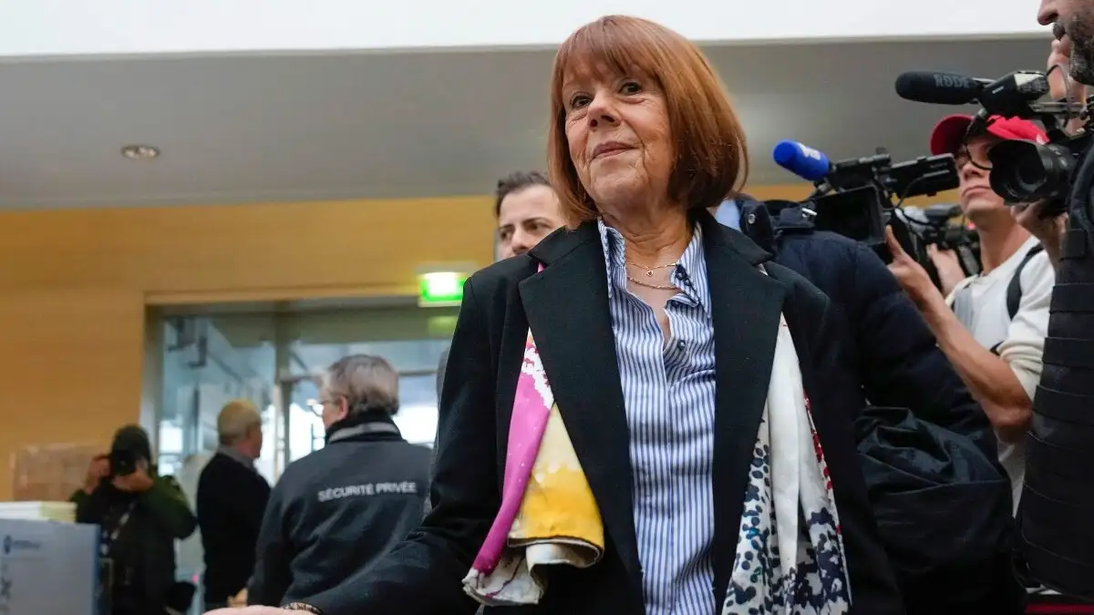 Ζιζέλ Πελικό: Κυκλοφόρησαν τα απομνημονεύματά της «Ύμνος στη ζωή»