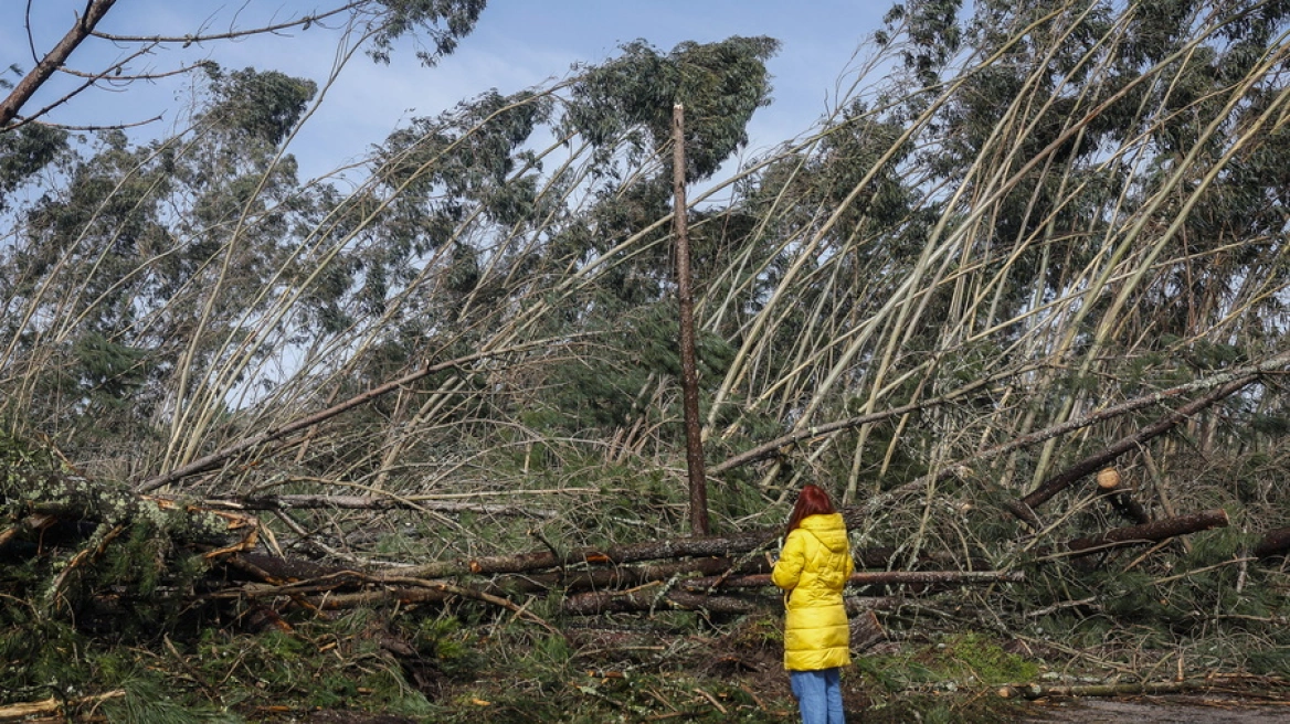 Πορτογαλία: Ζημιές δισεκατομμυρίων ευρώ άφησε πίσω της η κακοκαιρία «Κριστίν»