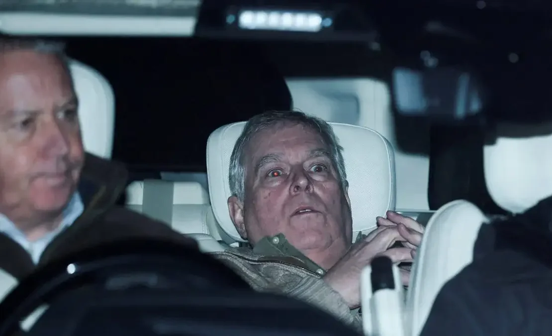 Ο πρίγκιπας Άντριου αφέθηκε ελεύθερος – Φεύγει σοκαρισμένος από το αστυνομικό τμήμα