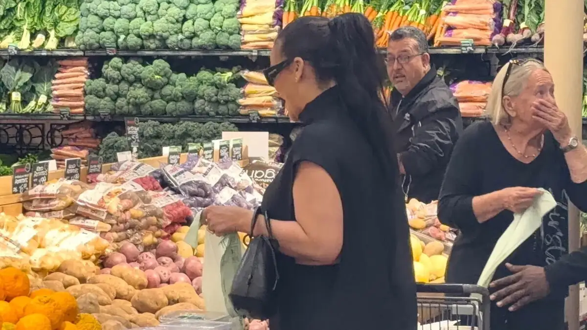 Rihanna: Σούπερ μάρκετ… με απρόοπτα – Το περιστατικό που τράβηξε τα βλέμματα