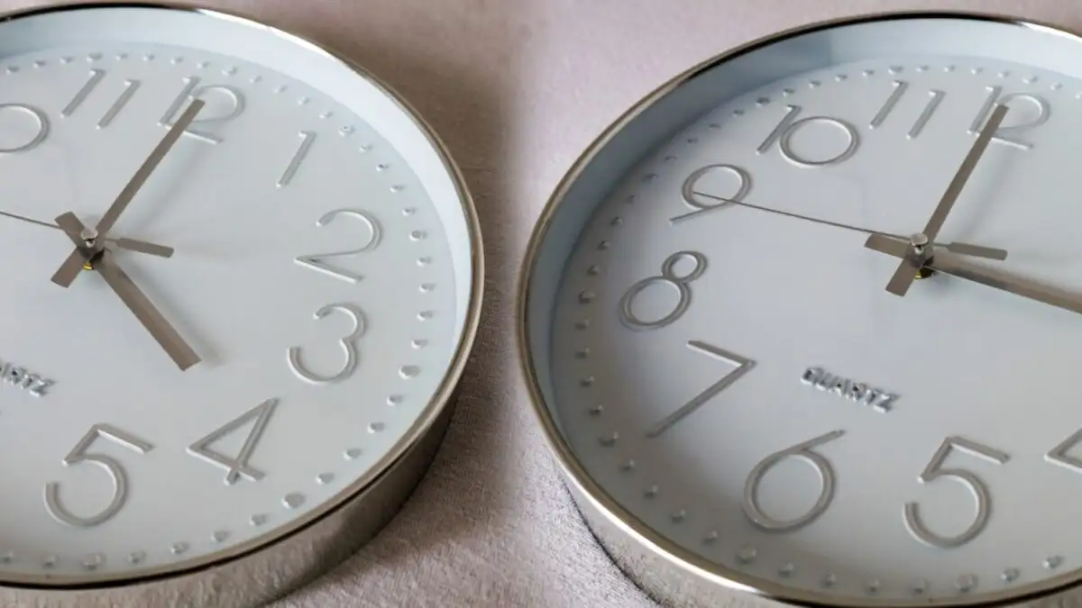 Αλλαγή ώρας 2026: Πότε θα γυρίσουμε τα ρολόγια μας μία ώρα μπροστά