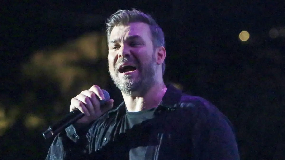 «Γιώργος Σαμπάνης: Το βίντεο κλιπ για το νέο τραγούδι του με συμπρωταγωνιστή τον Κώστα Σπυρόπουλο»