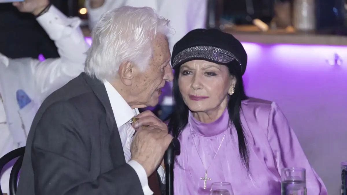 Ζωζώ Σαπουντζάκη σε βαθύ πένθος για την απώλεια του Πύρρου Αναγνωστόπουλου – «Σημάδεψε τη ζωή μου»