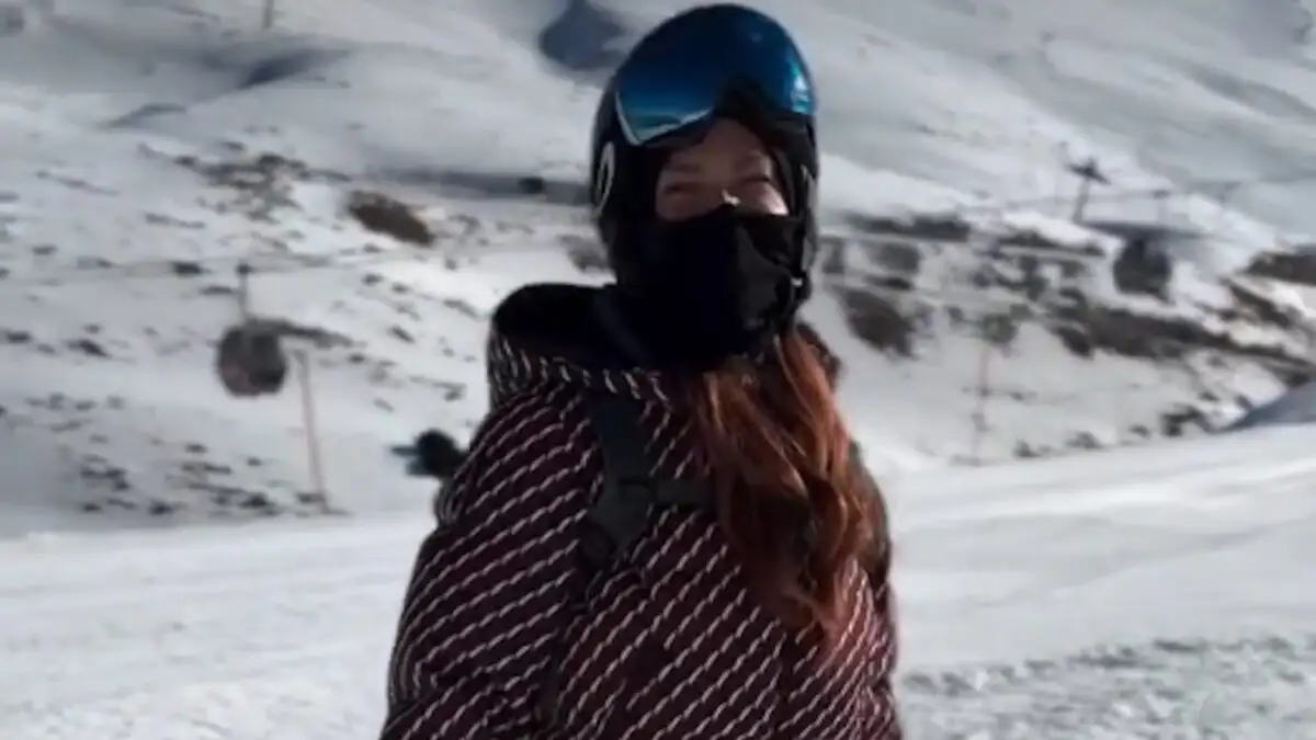 Χειμερινή απόδραση για τη Σίσσυ Χρηστίδου – Στιγμές ξεγνοιασιάς στο χιονισμένο τοπίο