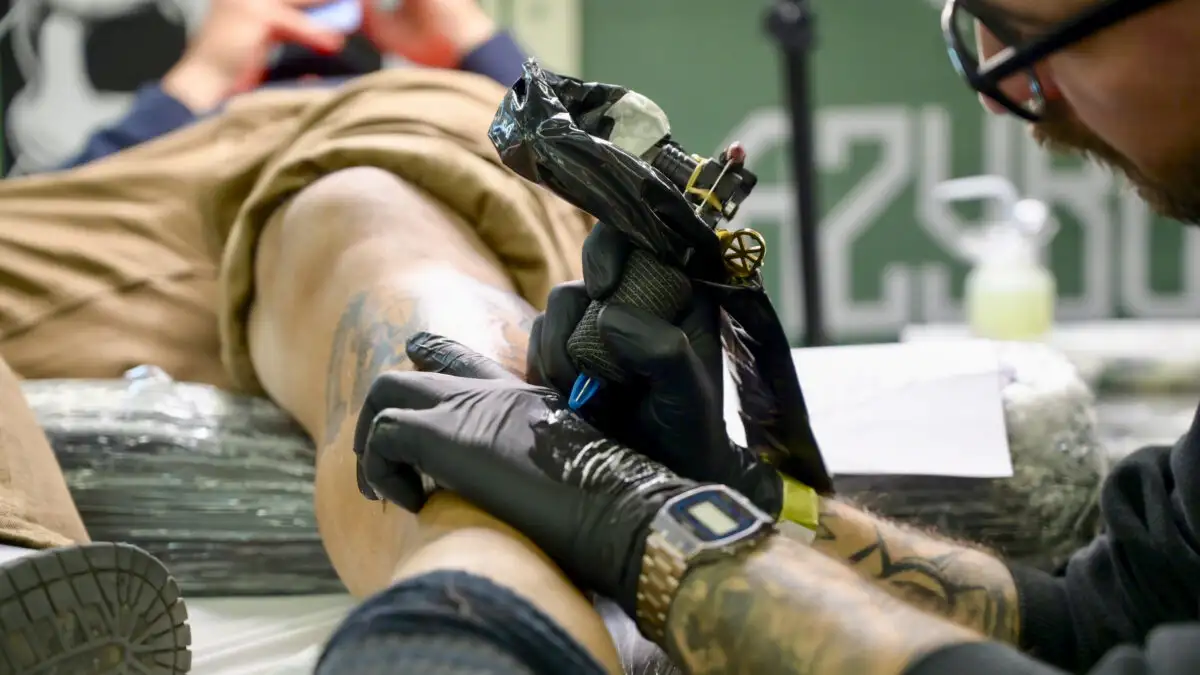 Άνθρωποι με τατουάζ παρουσιάζουν αυξημένο κίνδυνο για καρκίνο του δέρματος, σύμφωνα με νέα μελέτη – Όλα όσα πρέπει να ξέρετε