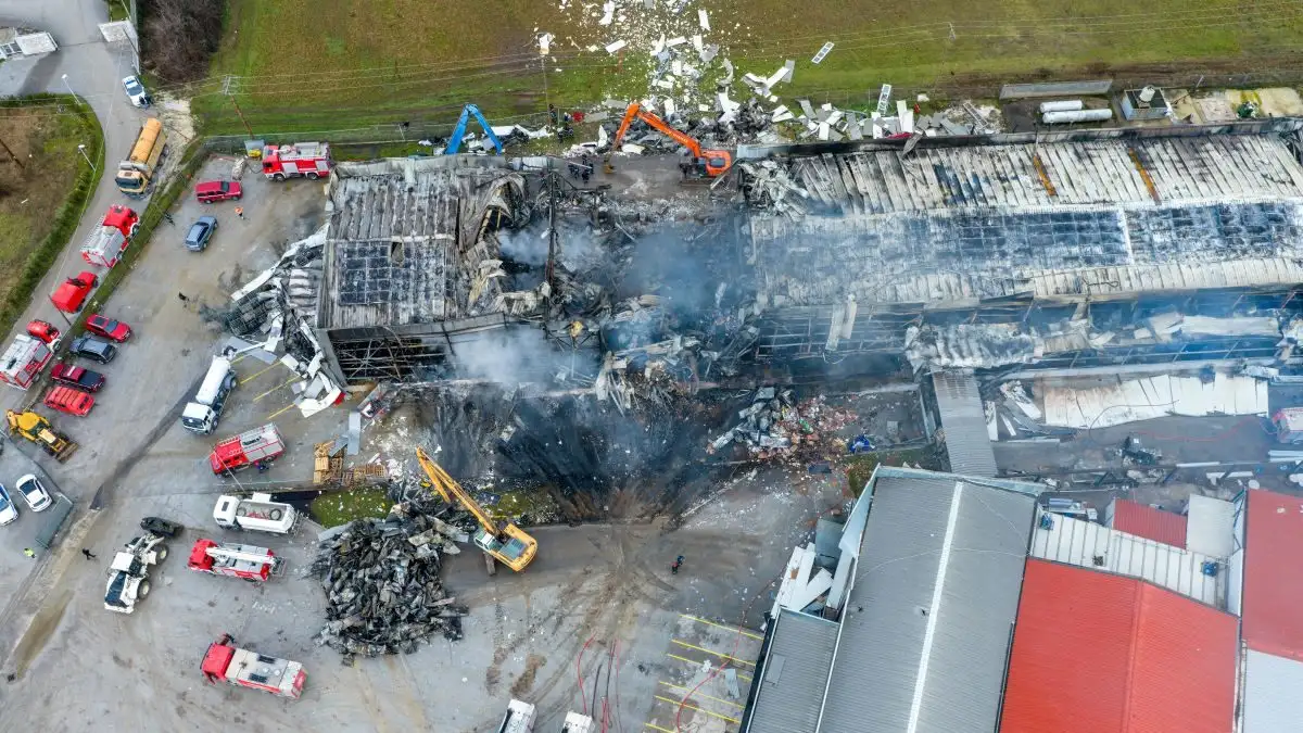 Βιολάντα: Προσωρινή διακοπή των ερευνών στο εργοστάσιο λόγω κινδύνου νέας έκρηξης