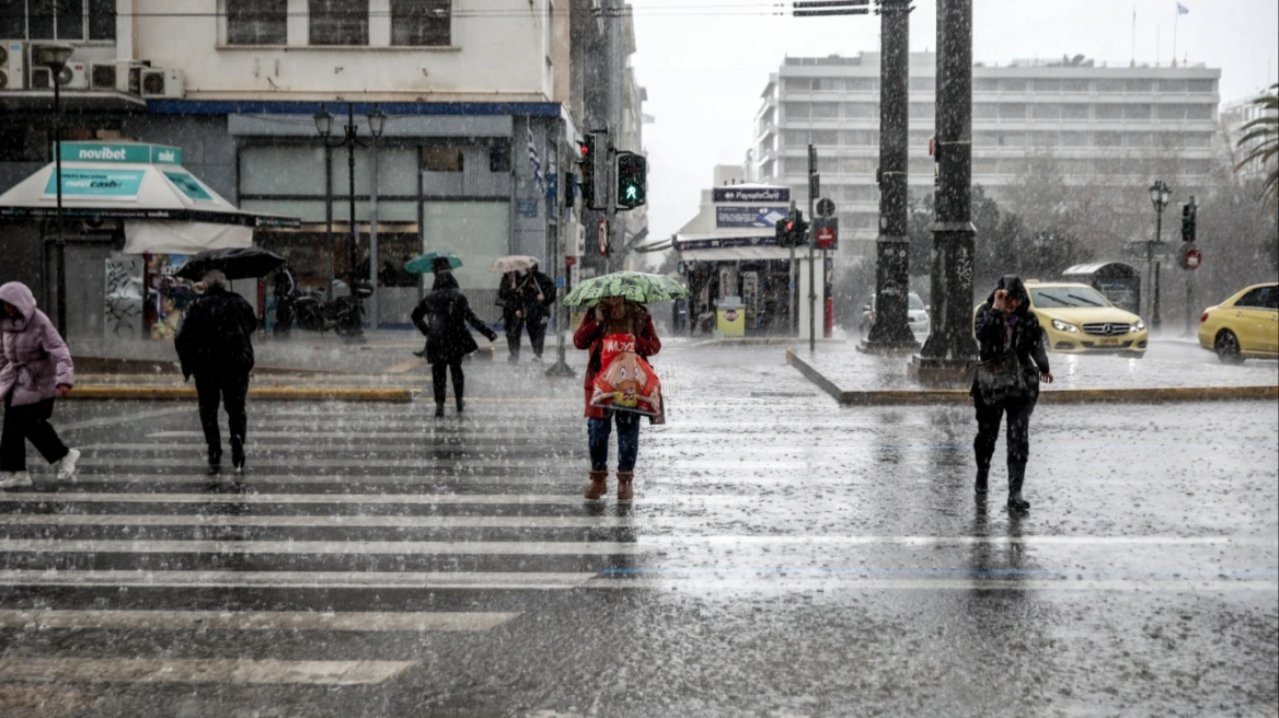Τσικνοπέμπτη με Καταιγίδες και Θυελλώδεις Άνεμους – Πότε Αναμένεται το «Καιρικό Παράθυρο» για Ψήσιμο