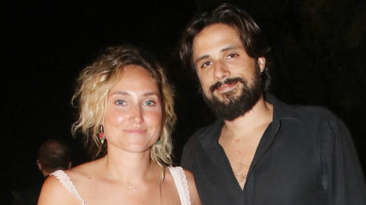 Γιάννης Νιάρρος για τον γάμο με τη Χαρά Μάτα Γιαννάτου: «Είπαμε να το κάνουμε σαν πάρτι»