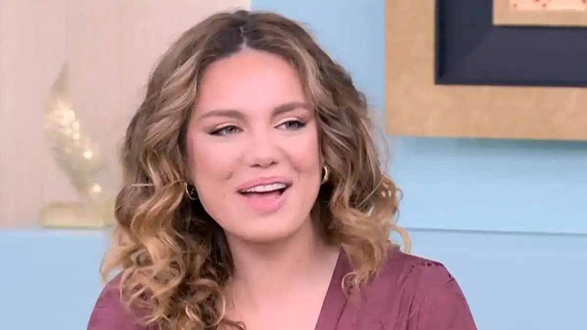 Ευγενία Ξυγκόρου: «Πριν φορέσω αυτό το φόρεμα, με πήρε η μαμά μου τηλέφωνο και μου έδωσε οδηγίες»