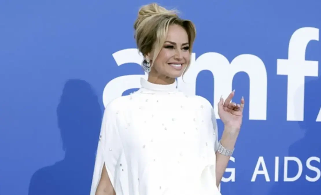 Η Αντριάνα Σκλεναρίκοβα καταγγέλλει κακοποίηση και εκβιασμό: «Δεν θα σιωπήσω»