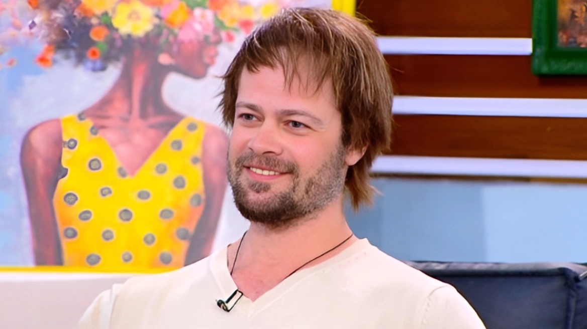 Ο σωσίας του Μπραντ Πιτ, Άρης Κόντος, αποκαλύπτει για τον σταρ: «Δεν είναι καθόλου ψωνισμένος» Ο σωσίας του Μπραντ Πιτ, Άρης Κόντος, αποκαλύπτει για τον σταρ: «Δεν είναι καθόλου ψωνισμένος»