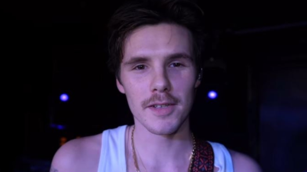 Ο Κρουζ Μπέκαμ ετοιμάζει περιοδεία με τη μπάντα του στις ΗΠΑ και τον Καναδά