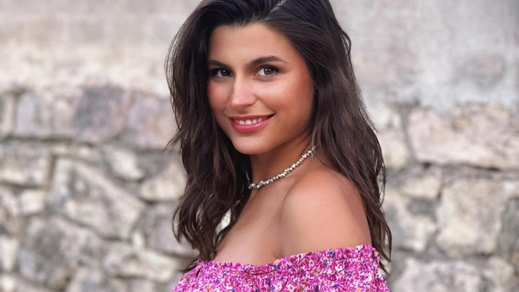 Λαμπερή εμφάνιση για τη Δανάη Παππά – «Απαιτητικός και αγχωτικός ρόλος η παρουσίαση»