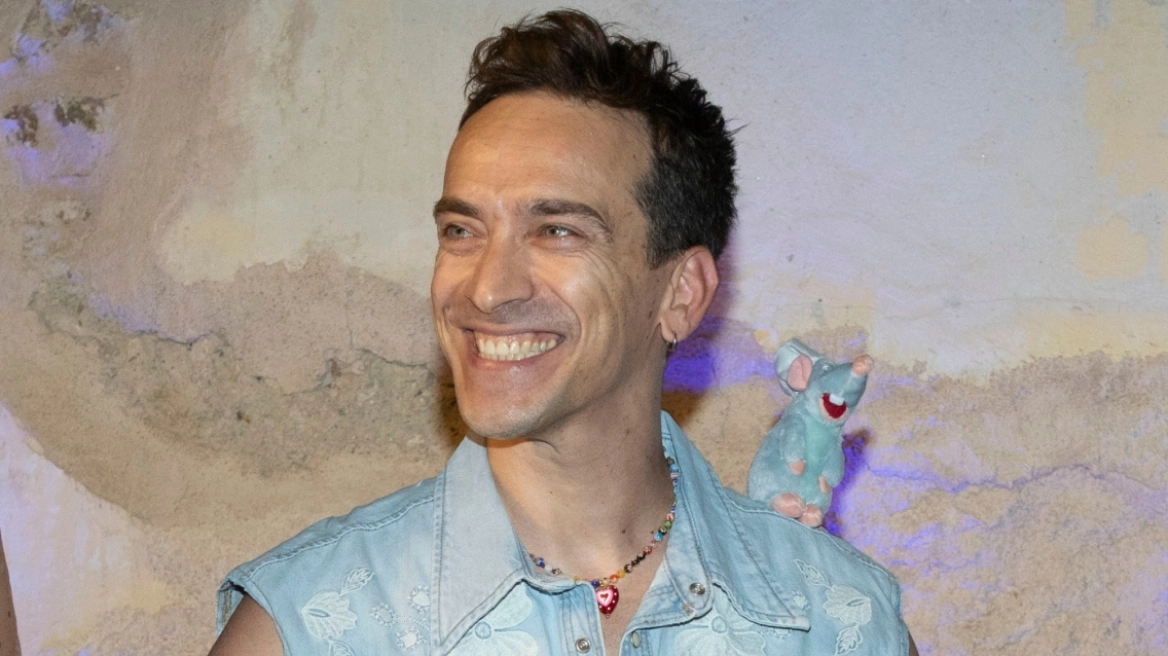 Ο Δημήτρης Σαμόλης για την Αλίκη Βουγιουκλάκη: «Με οδήγησε μακριά από τα τραύματά μου»