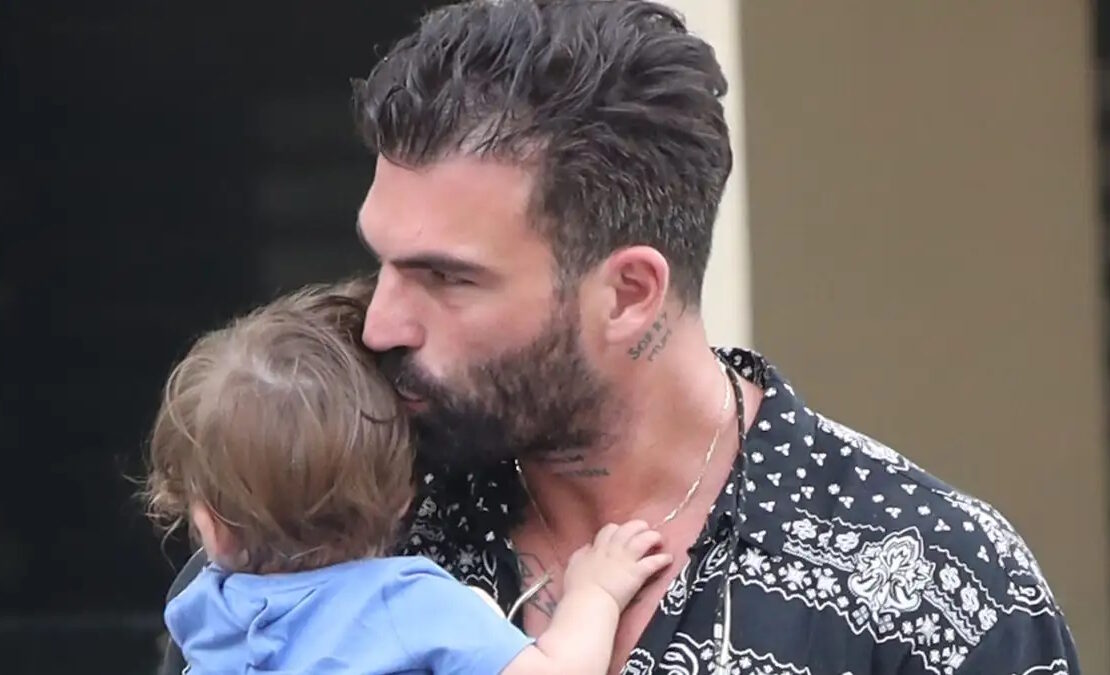 Ο Δημήτρης Αλεξάνδρου σε τρυφερή στιγμή με τον γιο του Πάρη: «Είναι το αυτοκολλητάκι μου»