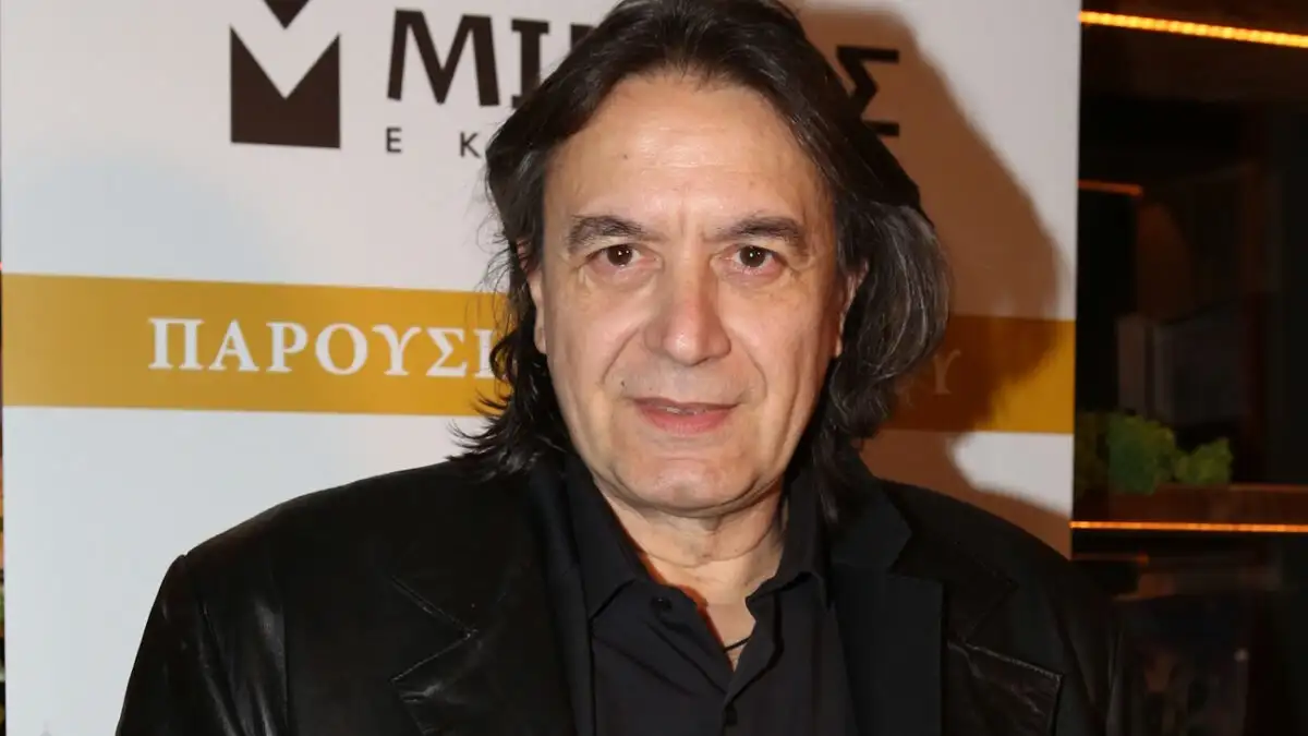 Ο Γιάννης Κότσιρας κατά των AI τραγουδιών: «Σεβαστείτε τη νοημοσύνη μου» Ο Γιάννης Κότσιρας κατά των AI τραγουδιών: «Σεβαστείτε τη νοημοσύνη μου»