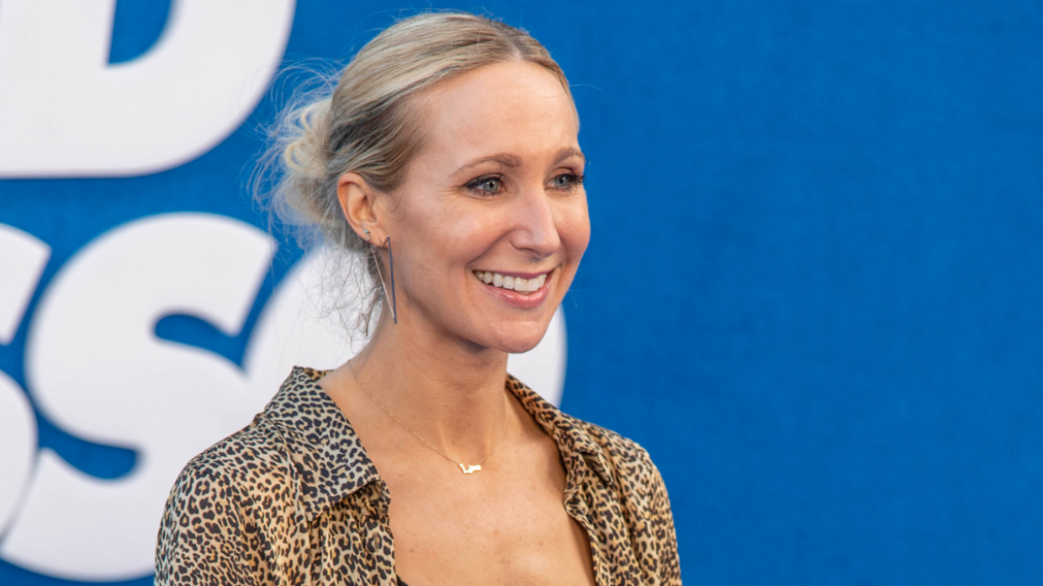 Η Νίκι Γκλέιζερ θα παρουσιάσει για τρίτη χρονιά τις Χρυσές Σφαίρες