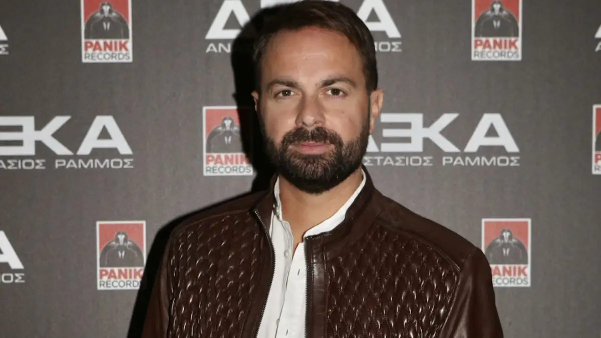 Ηλίας Βρεττός: Παρουσιάζει το δεύτερο μέρος του δίσκου «Τα Ερωτικά»