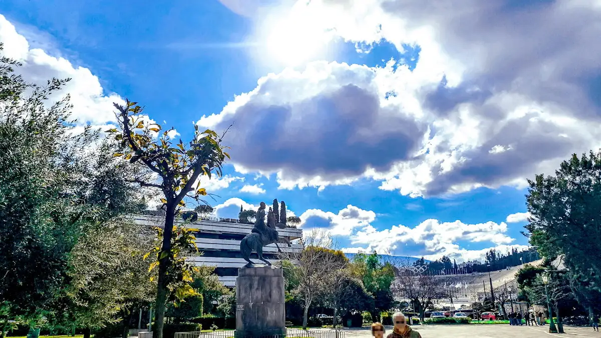 Καιρός: Ανοιξιάτικο σκηνικό με ηλιοφάνεια και τοπικές νεφώσεις – Πιθανές βροχές σε Κρήτη και Κυκλάδες