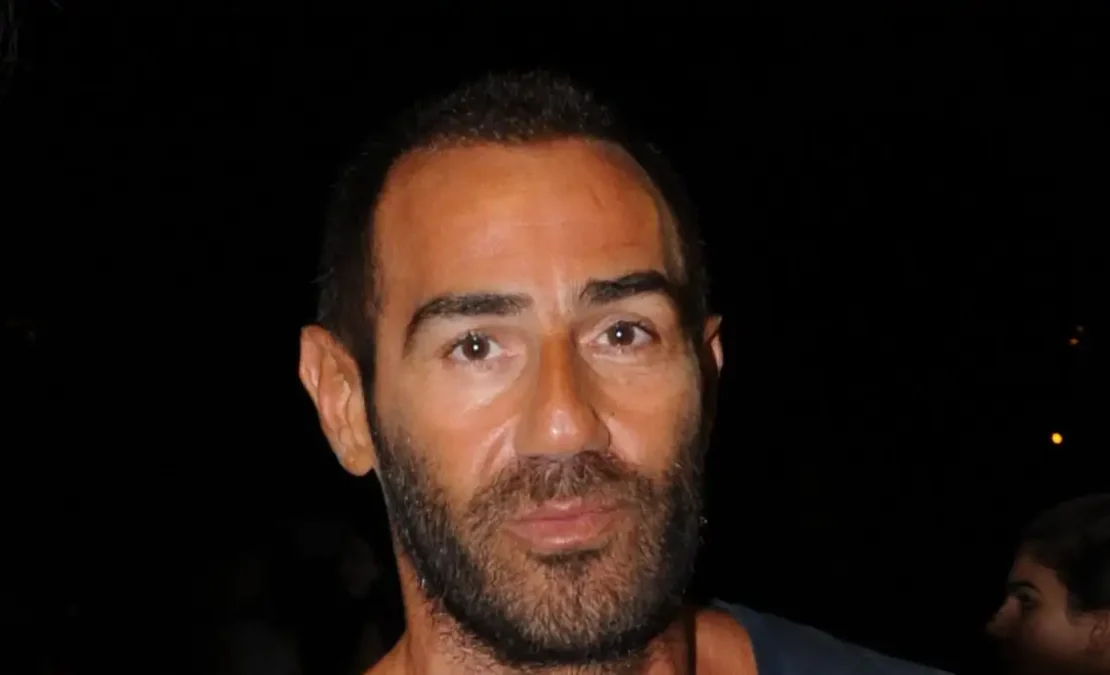 Ο Αντώνης Κανάκης μιλά για τη δύσκολη περίοδο μετά την απώλεια του πατέρα του