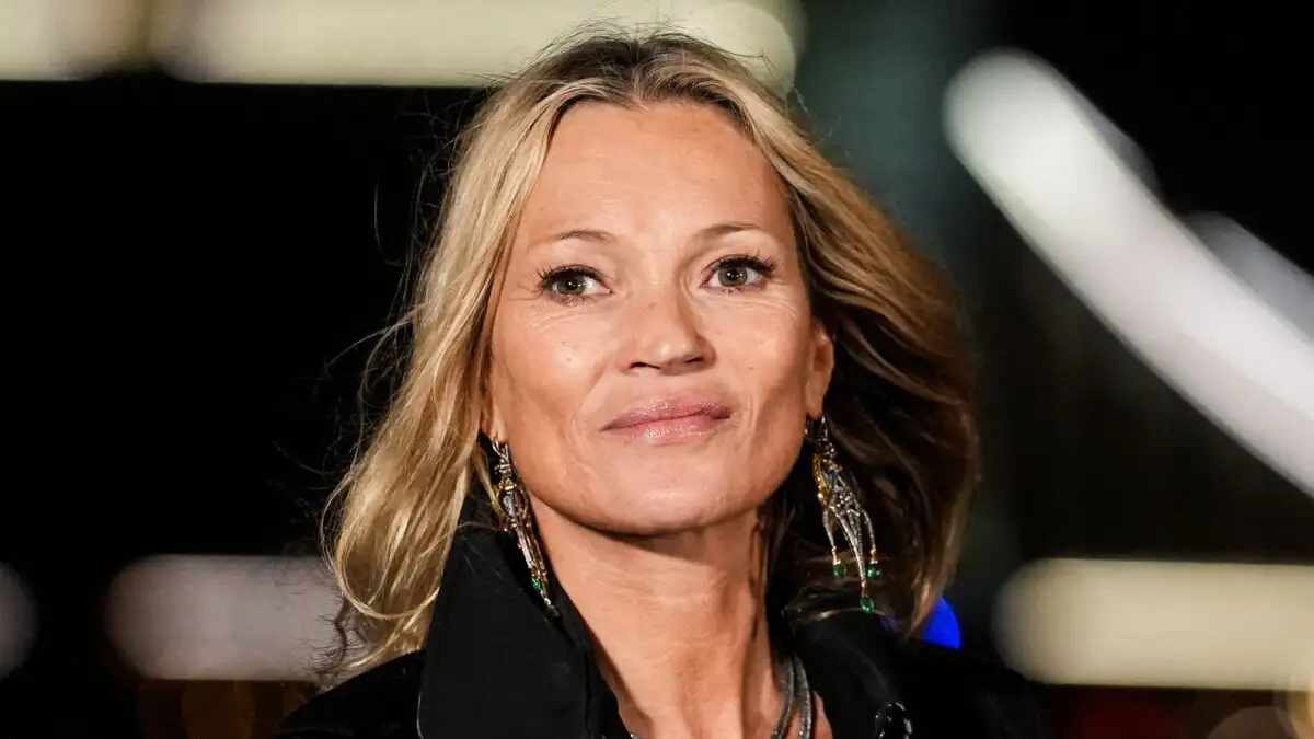 Κέιτ Μος: Η αντίδρασή της στην Εβδομάδα Μόδας στο Παρίσι που συζητήθηκε – «Σε παρακαλώ, μην με αγγίζεις»